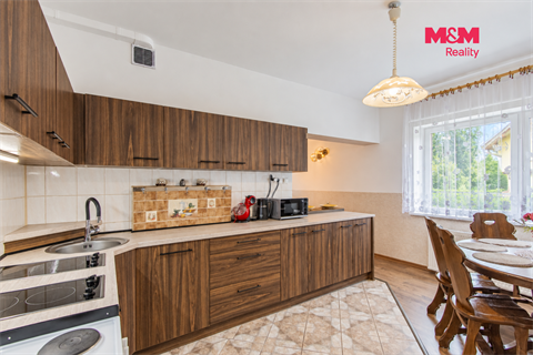 Prodej rodinného domu, 300 m² 2