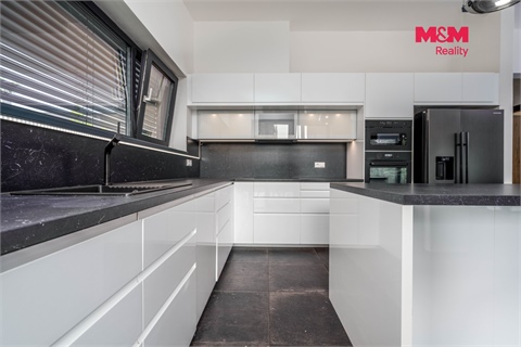 Prodej rodinného domu, 192 m² - 8