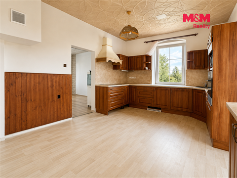 Prodej rodinného domu, 216 m² 2