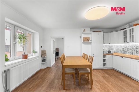 Prodej rodinného domu, 288 m² 6
