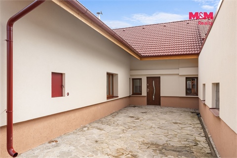 Prodej rodinného domu, 288 m² - 18