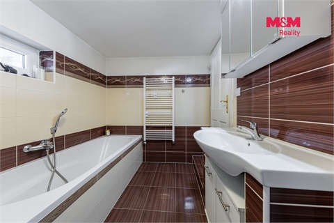 Prodej komerčního objektu, 100 m² - 12