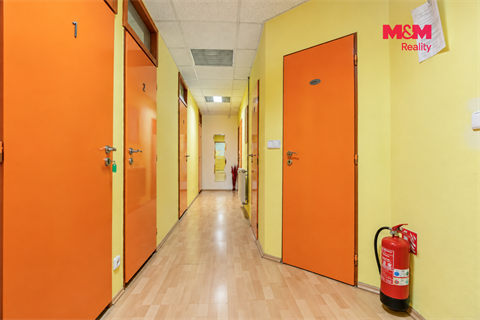 Prodej obchodních prostor, 750 m² 8