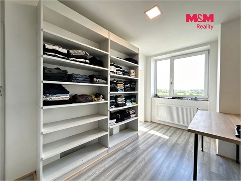 Prodej rodinného domu, 360 m² 8