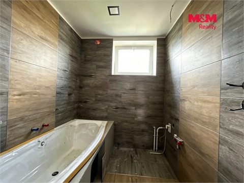 Prodej rodinného domu, 360 m² 16