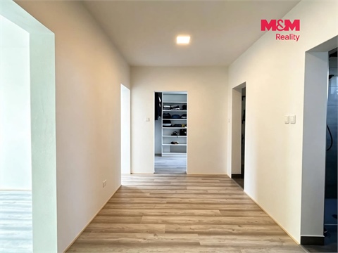 Prodej rodinného domu, 360 m² 4