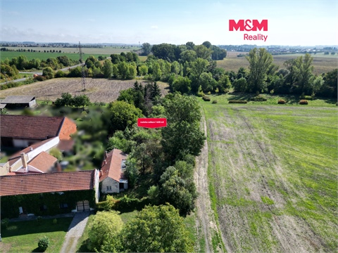 Prodej stavebního pozemku, 1 628 m² 0