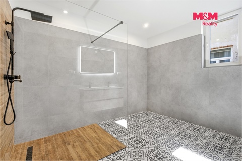 Prodej rodinného domu, 313 m² - 0