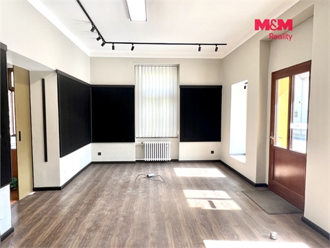 Pronájem obchodních prostor, 92 m² - 0