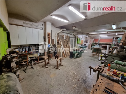 Pronájem výrobního objektu, 238 m² 2