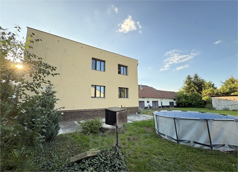 Prodej rodinného domu, 356 m² 2