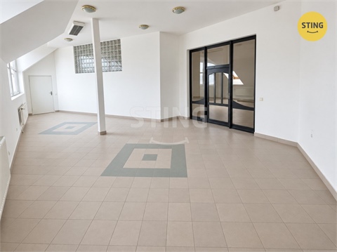 Pronájem komerčního objektu, 452 m² 2