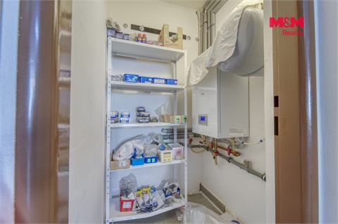 Prodej obchodních prostor, 98 m² 8