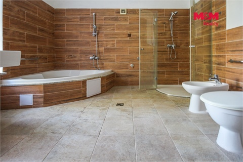 Prodej rodinného domu, 291 m² 6