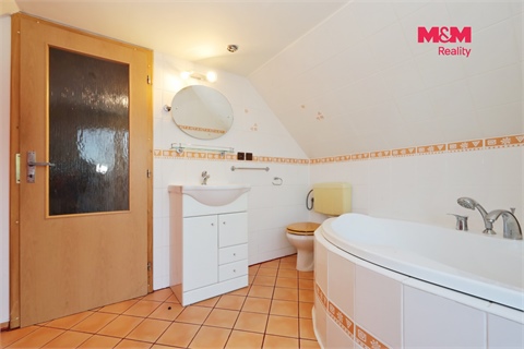 Prodej rodinného domu, 240 m² - 8