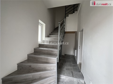 Prodej rodinného domu, 249 m² 2