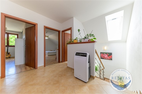 Prodej rodinného domu, 195 m² - 14