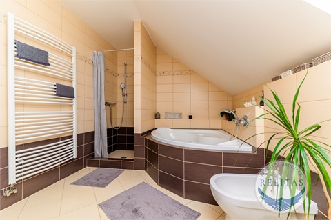 Prodej rodinného domu, 195 m² - 18