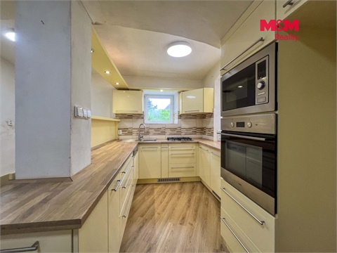 Prodej rodinného domu, 226 m² 2