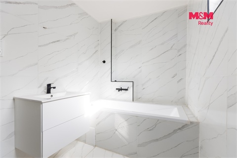 Prodej rodinného domu, 410 m² 8