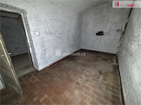 Prodej komerčního objektu, 228 m² 6