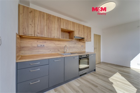 Pronájem bytu 1+1, 37 m² 0