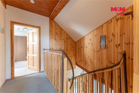 Prodej rodinného domu, 204 m² - 14