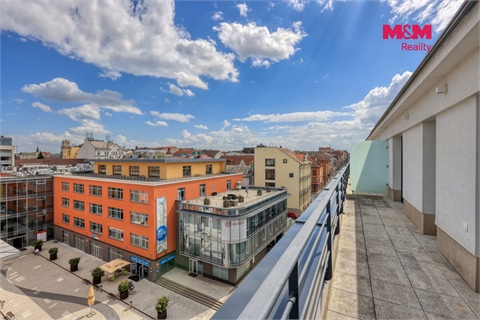 Pronájem bytu 2kk, 70 m² 12