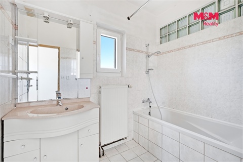 Prodej rodinného domu, 240 m² 16