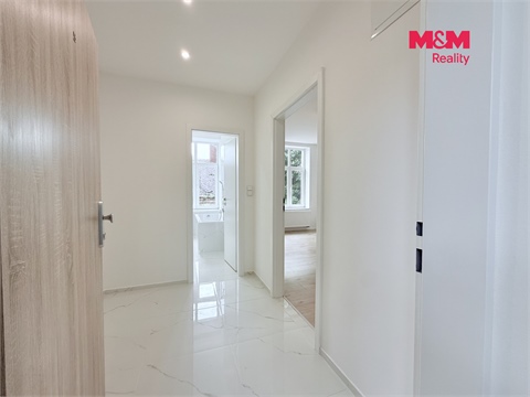 Pronájem bytu 1kk, 26 m² 6
