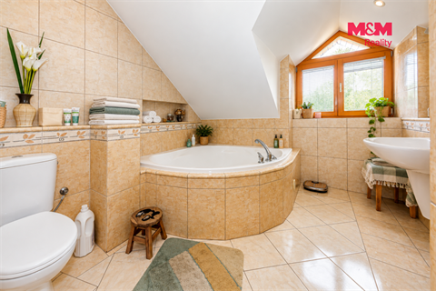 Prodej rodinného domu, 179 m² 6