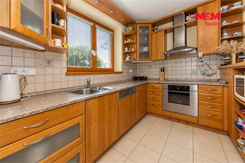 Prodej rodinného domu, 179 m² - 8