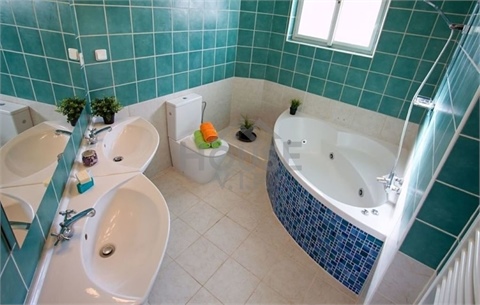 Prodej rodinného domu, 240 m² - 8