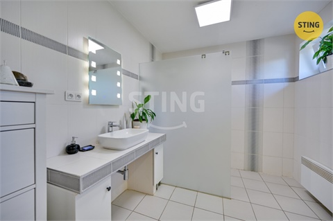 Prodej rodinného domu, 250 m² 16