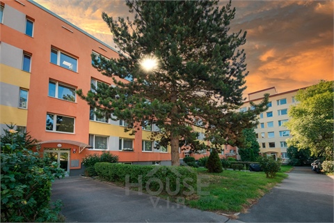 Prodej bytu 4kk, 106 m² - 0