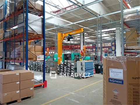 Pronájem skladu / haly, 4 000 m² - 2