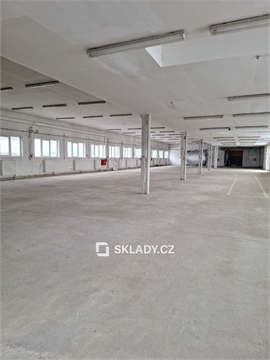 Pronájem skladu / haly, 800 m² - 2