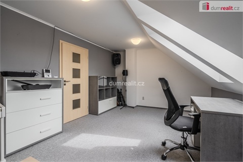 Prodej rodinného domu, 300 m² 10