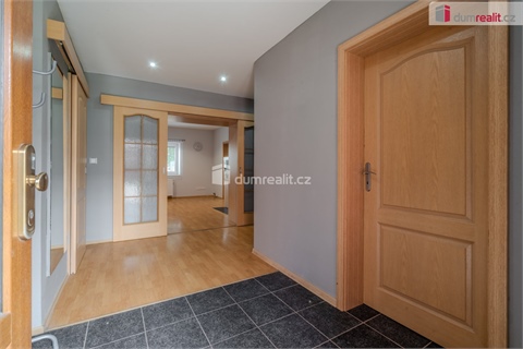 Prodej rodinného domu, 300 m² 14