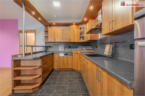Prodej rodinného domu, 300 m² - 0