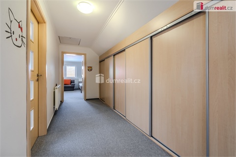Prodej rodinného domu, 300 m² - 6
