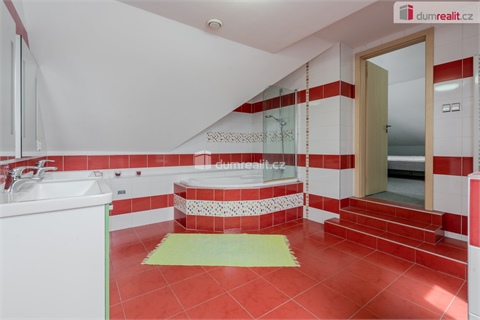 Prodej rodinného domu, 300 m² 4