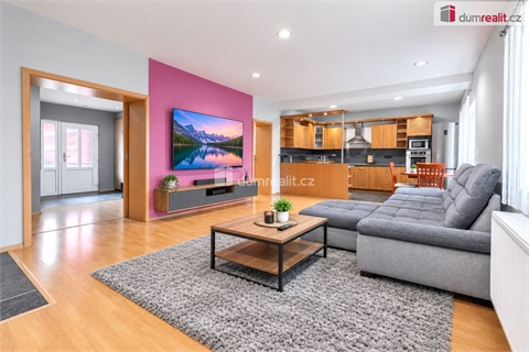 Prodej rodinného domu, 300 m² - 6