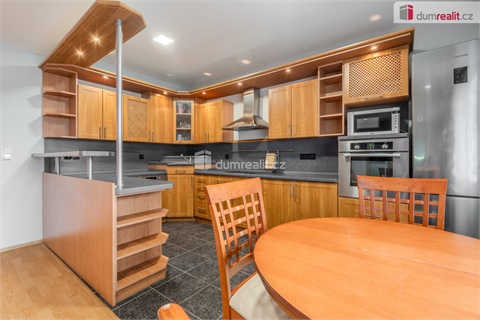 Prodej rodinného domu, 300 m² - 14