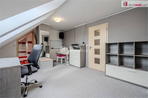 Prodej rodinného domu, 300 m² 10