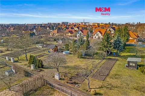 Prodej stavebního pozemku, 1 053 m² 0