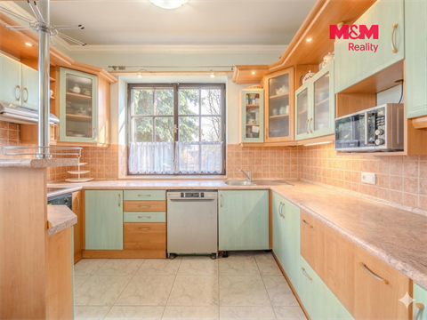 Prodej rodinného domu, 300 m² 10