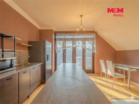 Prodej rodinného domu, 300 m² - 10