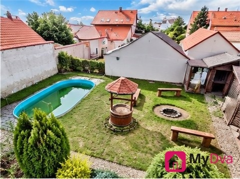 Pronájem rodinného domu, 202 m² - 0