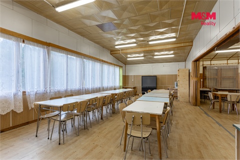 Prodej komerčního objektu, 1 300 m² 14